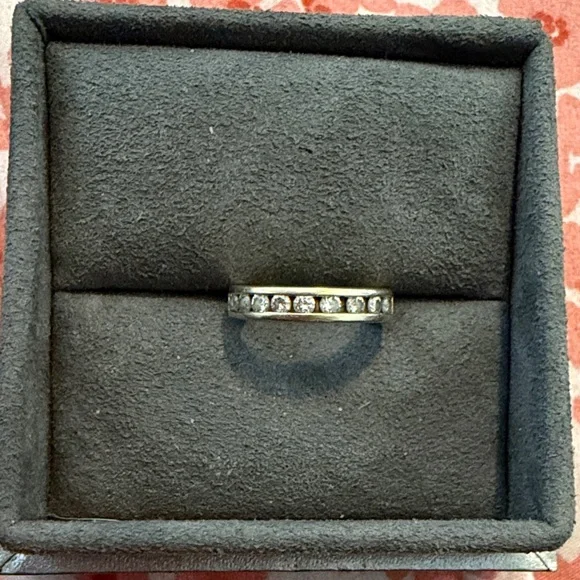 Elegant Gold Band with Diamonds - Picture 2 of 5